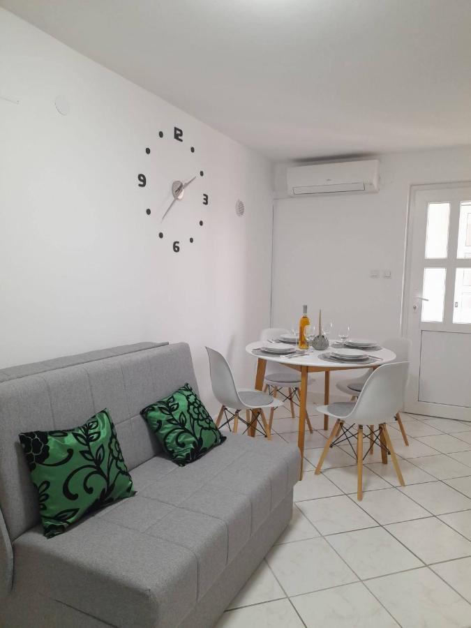 Apartmani Dorijan Vrsi Kültér fotó