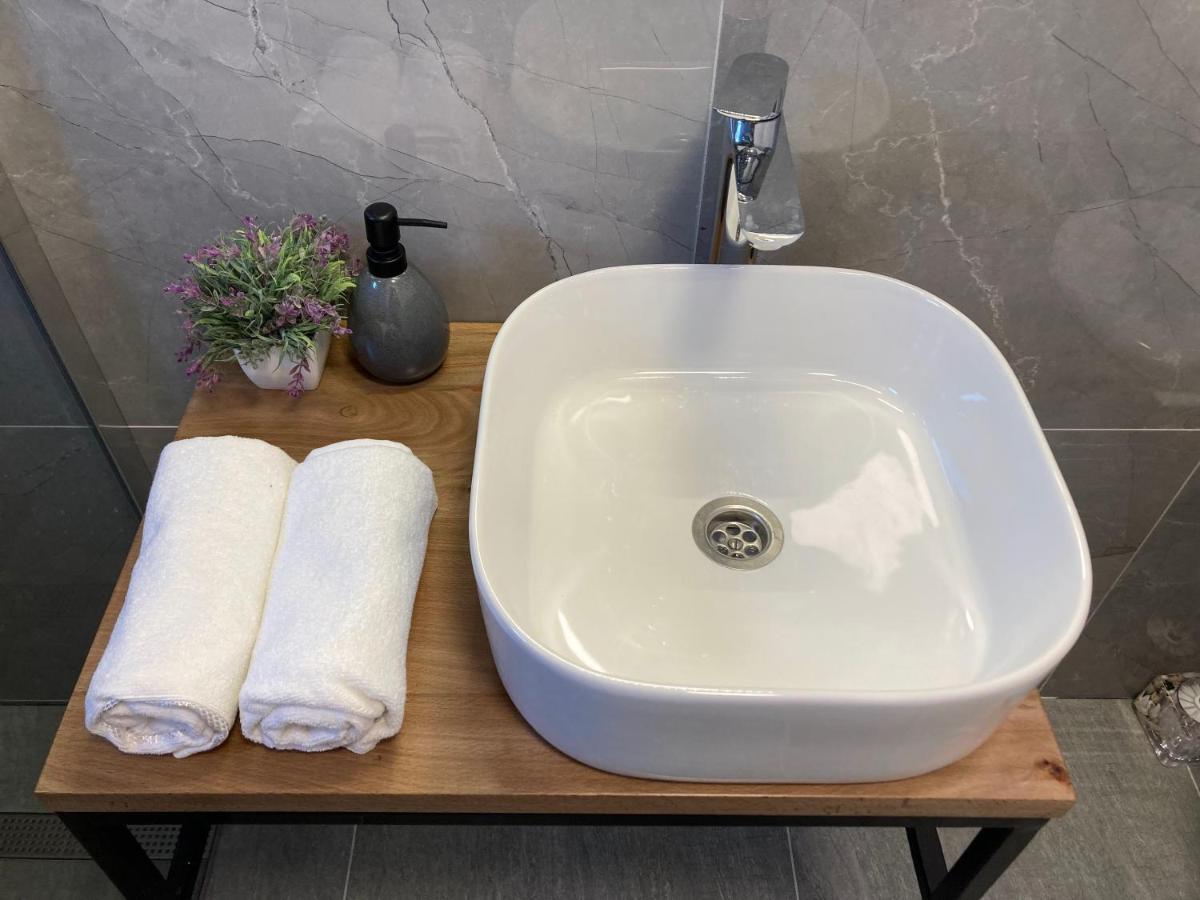 Apartmani Dorijan Vrsi Kültér fotó