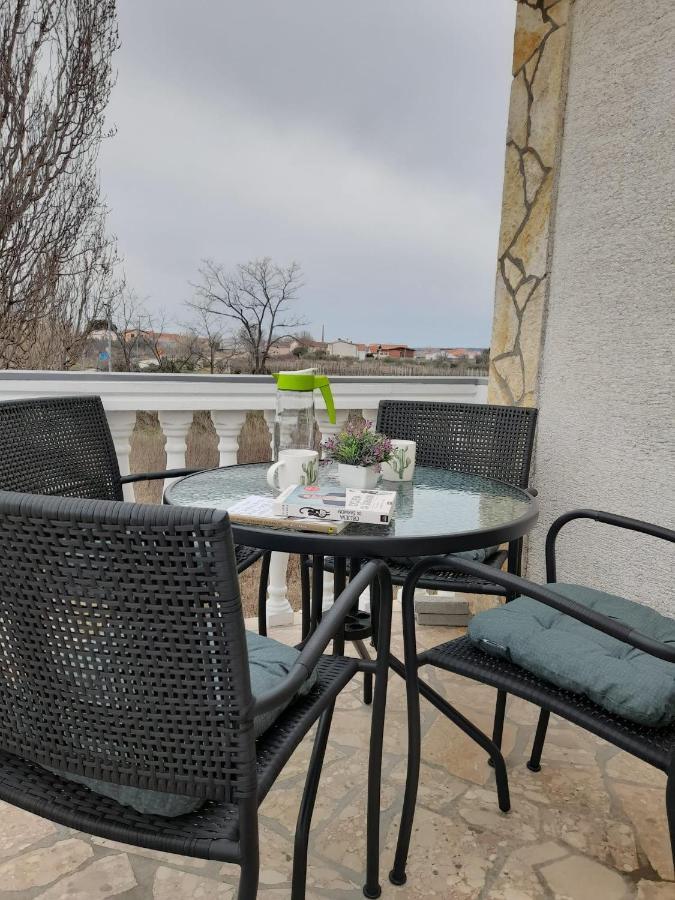 Apartmani Dorijan Vrsi Kültér fotó