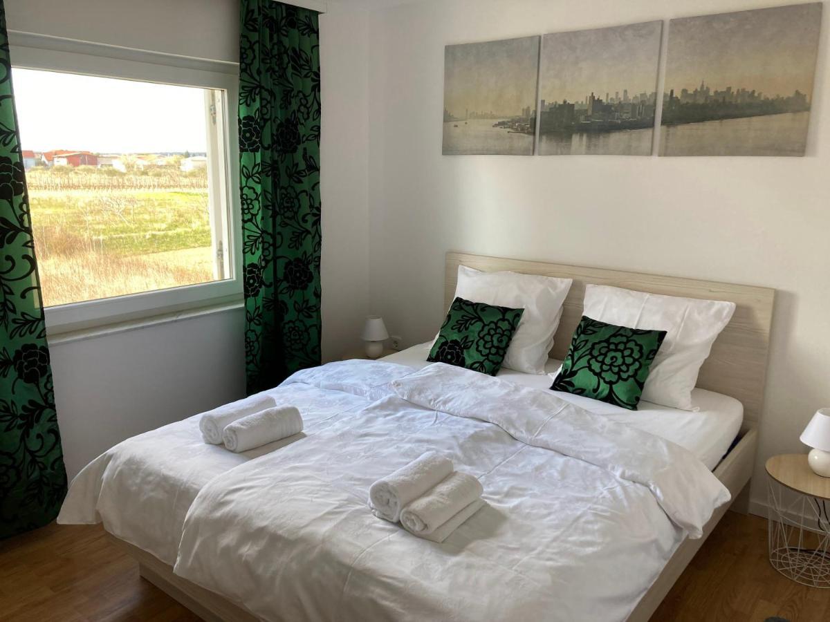 Apartmani Dorijan Vrsi Kültér fotó